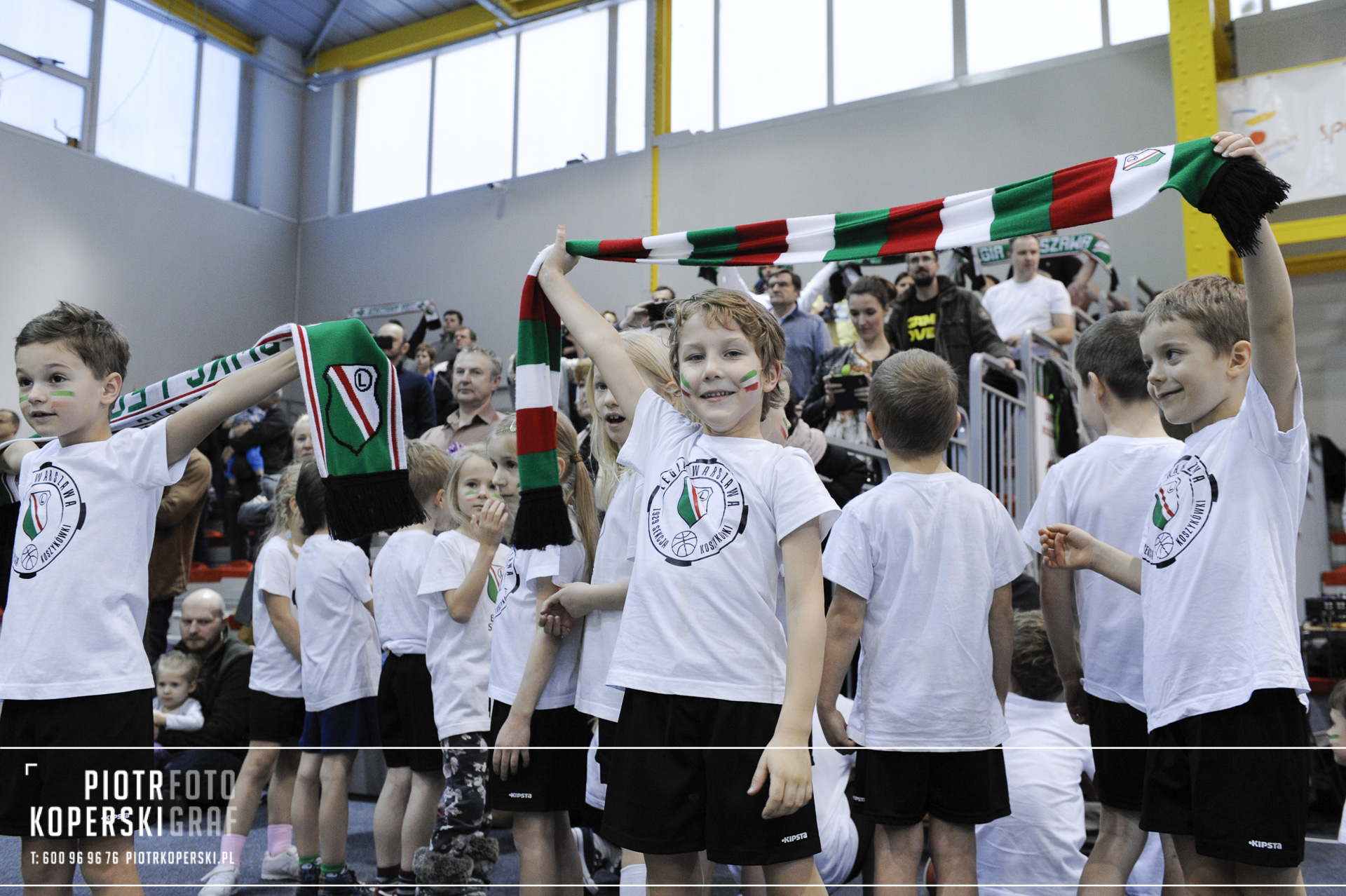 Mecz I ligi PZKosz pomiędzy  a Legią Warszawa. W hali na Bemowie Legia wygrała 76:69, dn. 19.12.2015.