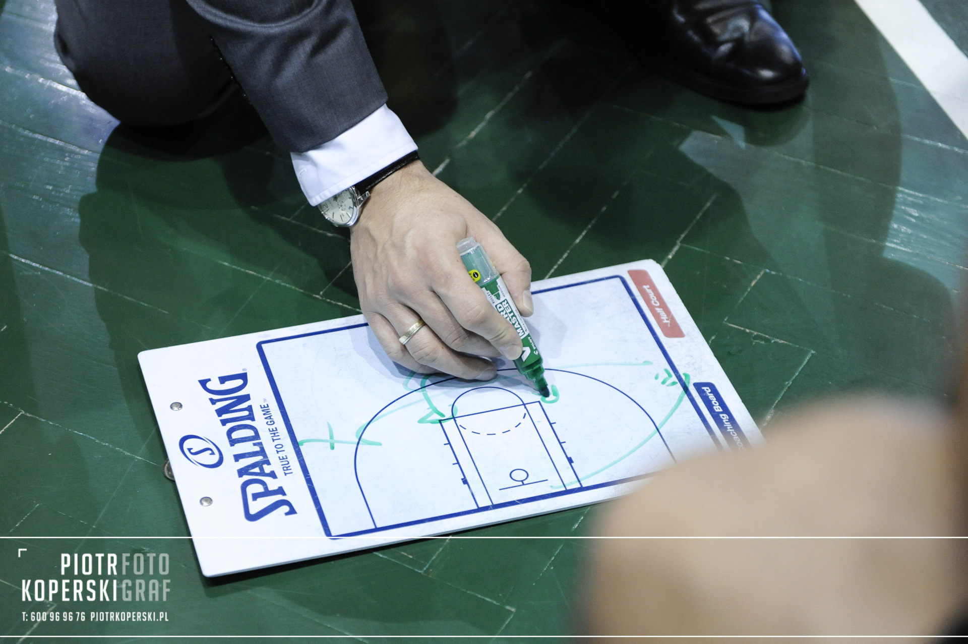 Mecz I ligi PZKosz pomiędzy  a Legią Warszawa. W hali na Bemowie Legia wygrała 76:69, dn. 19.12.2015.